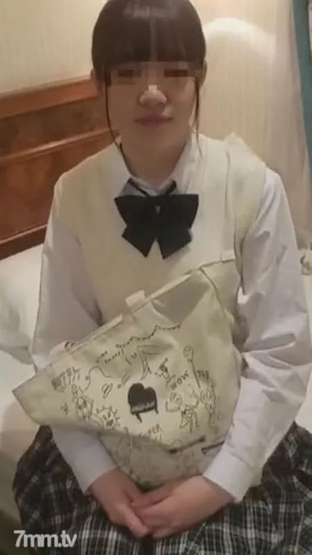 FC2-PPV-1465918 [Individual shot] Prefectural Department of Commerce ② Literary girl.  - Meet up on the way home from school and take the first insertion at the hotel as it is