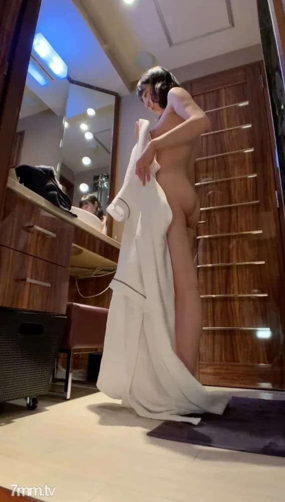 FC2-PPV-1657549 fc2-ppv 1657549 Mosaic collapse version only for those who understand ❤️ Overwhelming erotic BODY active yoga instructor Mayumi oil blame with a spobra ❤️ Fully bogged nipples and pants stains ❤️