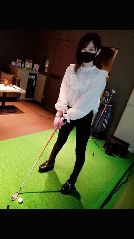 FC2-PPV-2330088 Nothing  A young wife with fair skin and slender eyes. There is no marital activity, and in order to soothe the body that has accumulated and flushed, it overlaps with an unknown man.