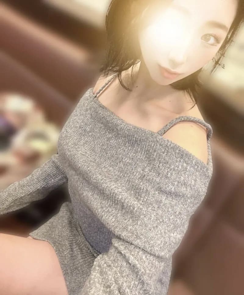 FC2-PPV-4576535 Creampie/Amateur Beauty (20)  A gorgeous beauty with a model-class figure, amazing technique and a great vagina feels and cums over and over again! It feels so good that she was quickly milked raw with a creampie w045