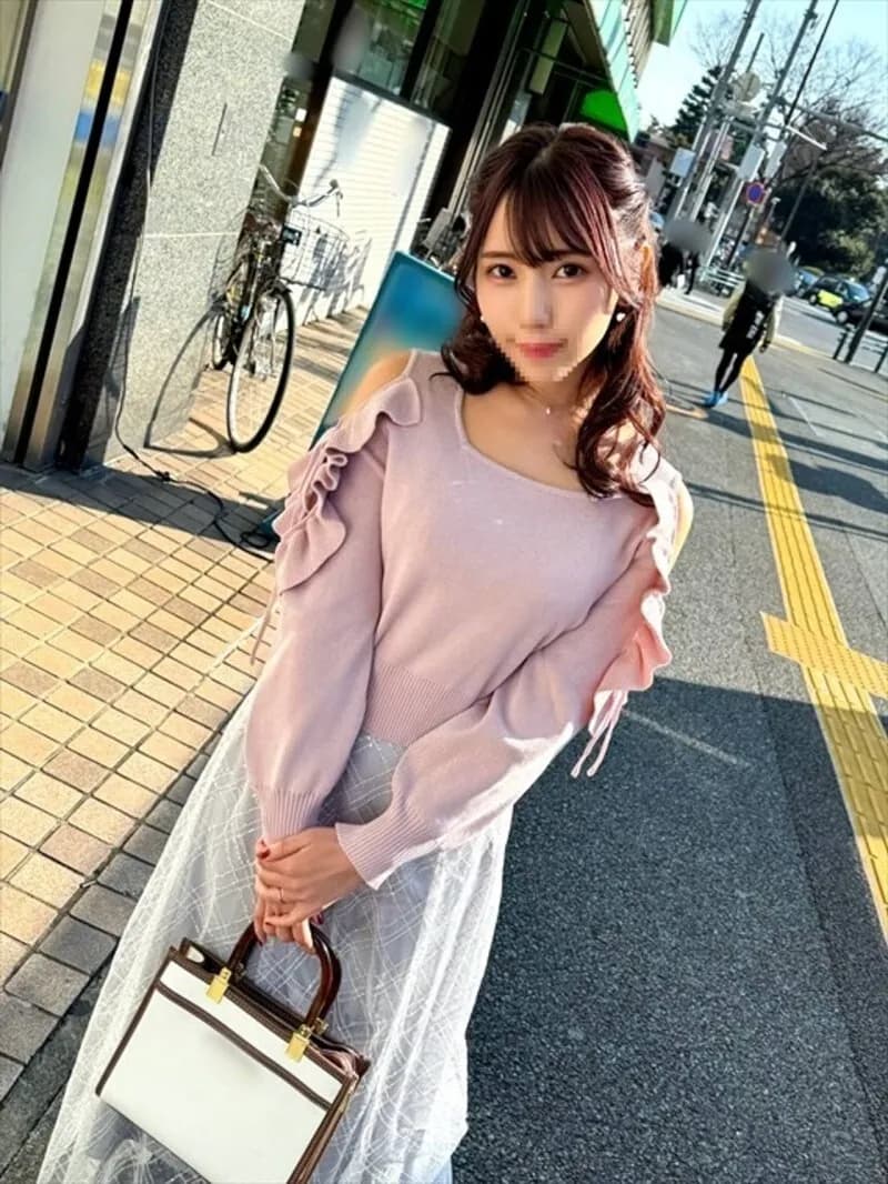 FC2-PPV-4739379 G-cup big breasts  A lewd wife with a cheating fantasy. She moans and writhes in ecstasy with the cock of another man she longs for. Immoral creampie cuckold sex Plump and sexy ass