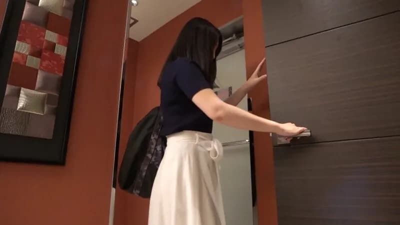 FC2-PPV-4780553 Gotanda High-Class Men's Massage Parlor Employee, Top-Class Platinum F-Cup Girl, Can't Hold Back, Massive Shooting