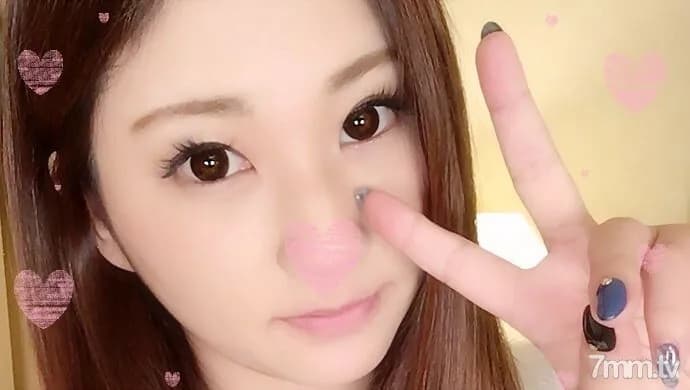 FC2-PPV-801147 -PPV 801147 Complete appearance ♥ Young pussy in the middle of development ☆ S-class beauty with white skin and big breasts shows her female genitals to the general public without telling her boyfriend and public masturbation!  - It is seen many times and it is a female hole that draws a thread by the window ♡ [No moza] With a bonus photo book