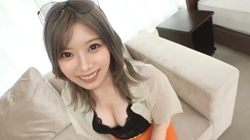 SIRO-4942 [Large flood with squirting] The pastry chef's older sister refrains from masturbating once a week because she squirts too much and stains the futon.  - But today I'm shooting for an AV, so I let it blow to my heart's content and the sofa and bed are soaked...!  - AV application on the net → AV experience shooting 1909